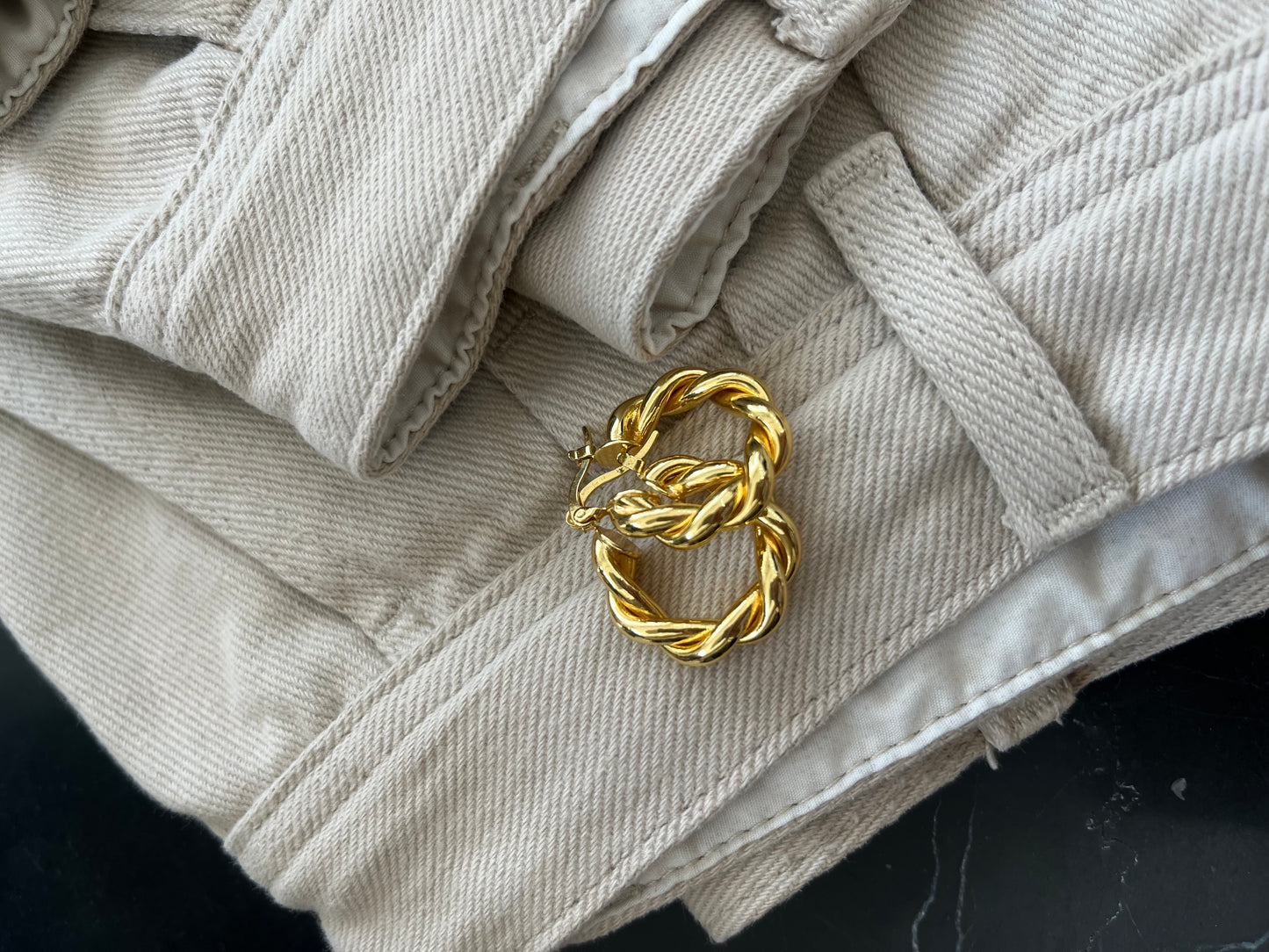 Ari earrings