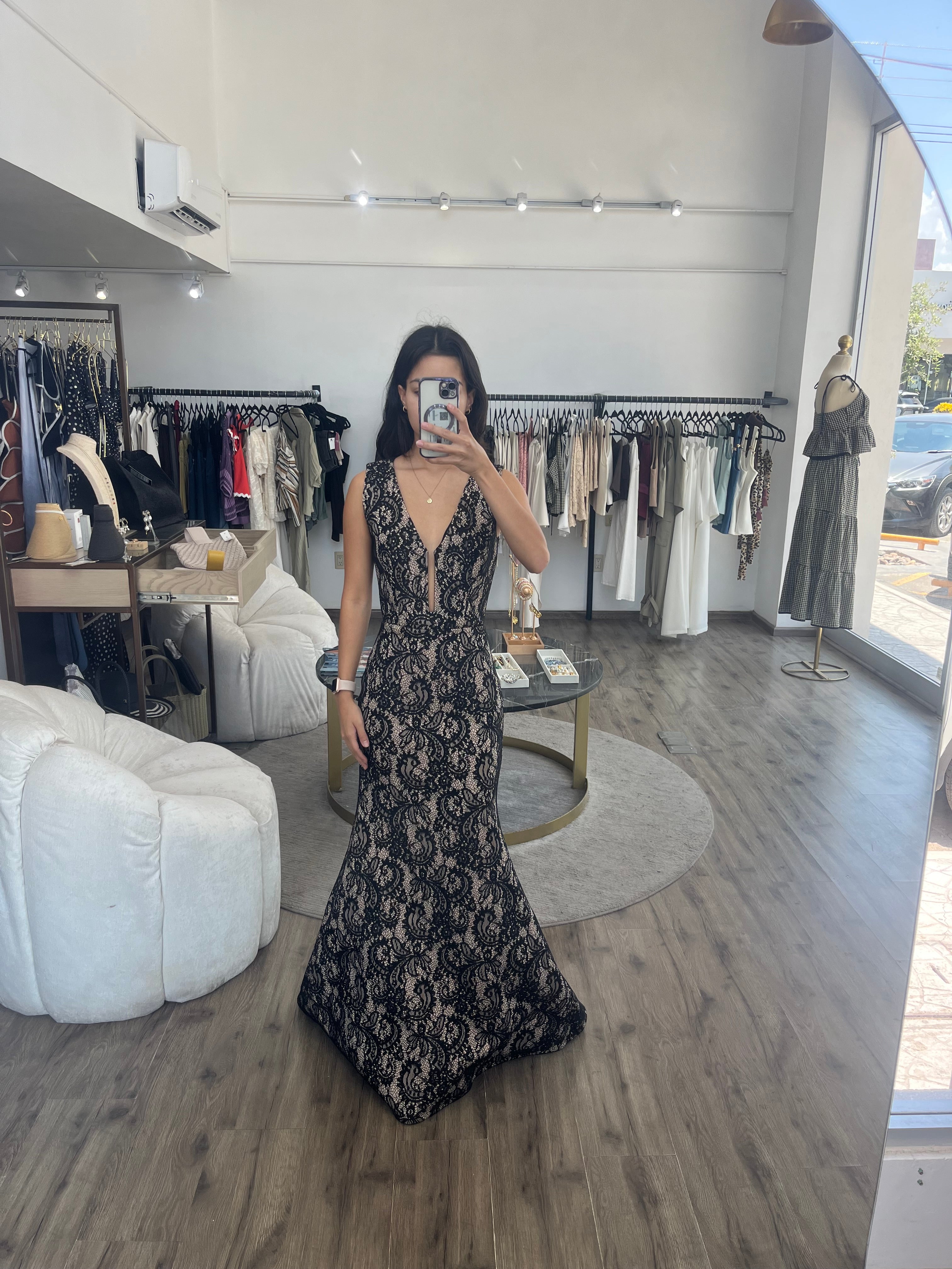 Vestido negro con encaje