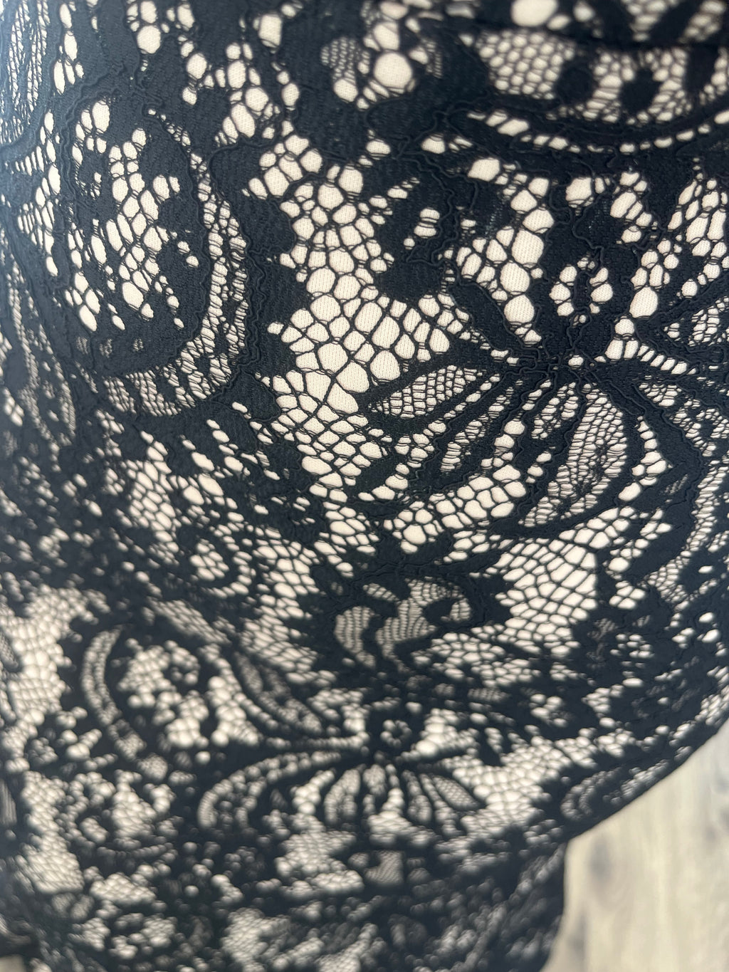Vestido negro con encaje