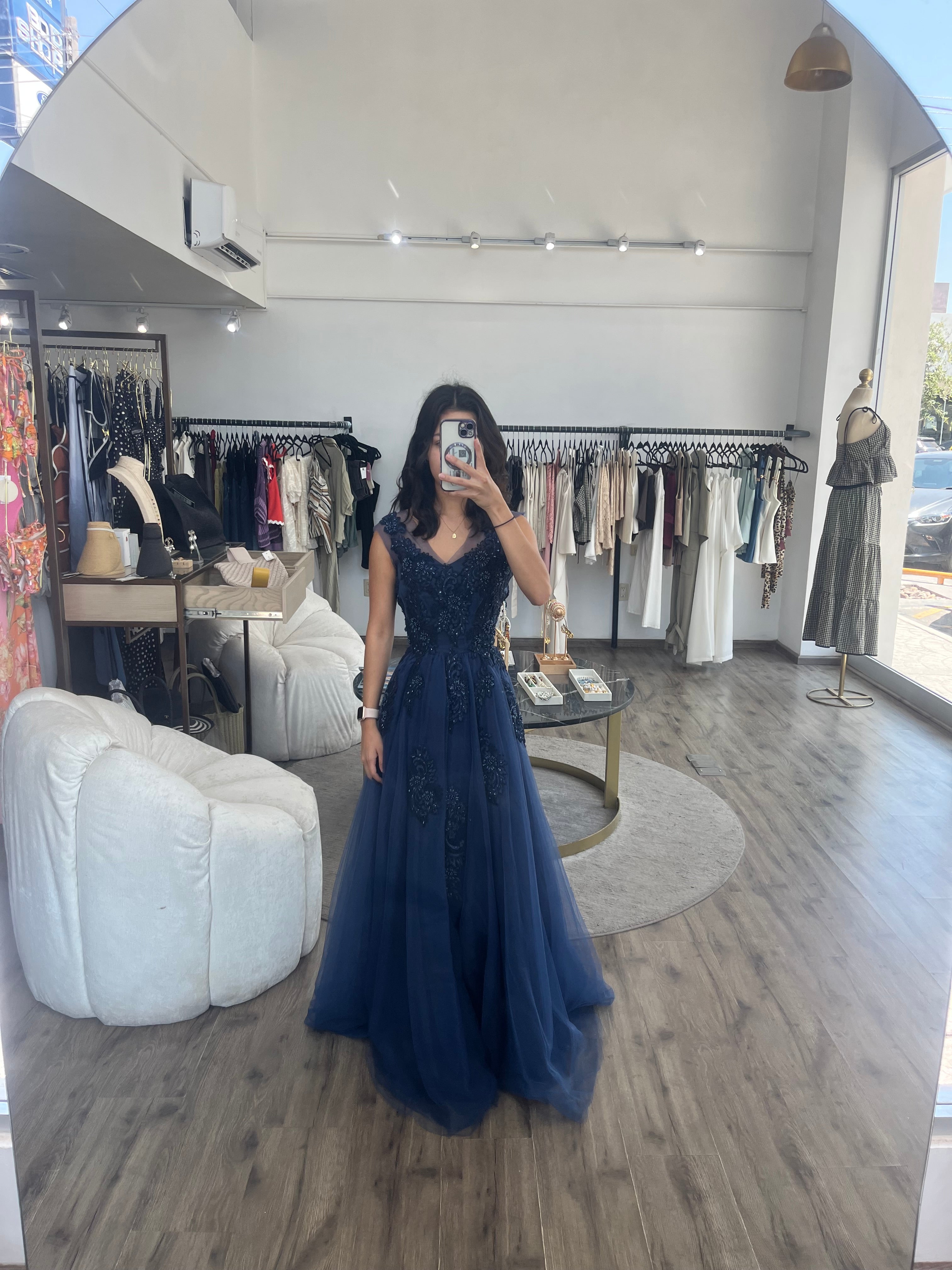 Vestido azul marino con brillos