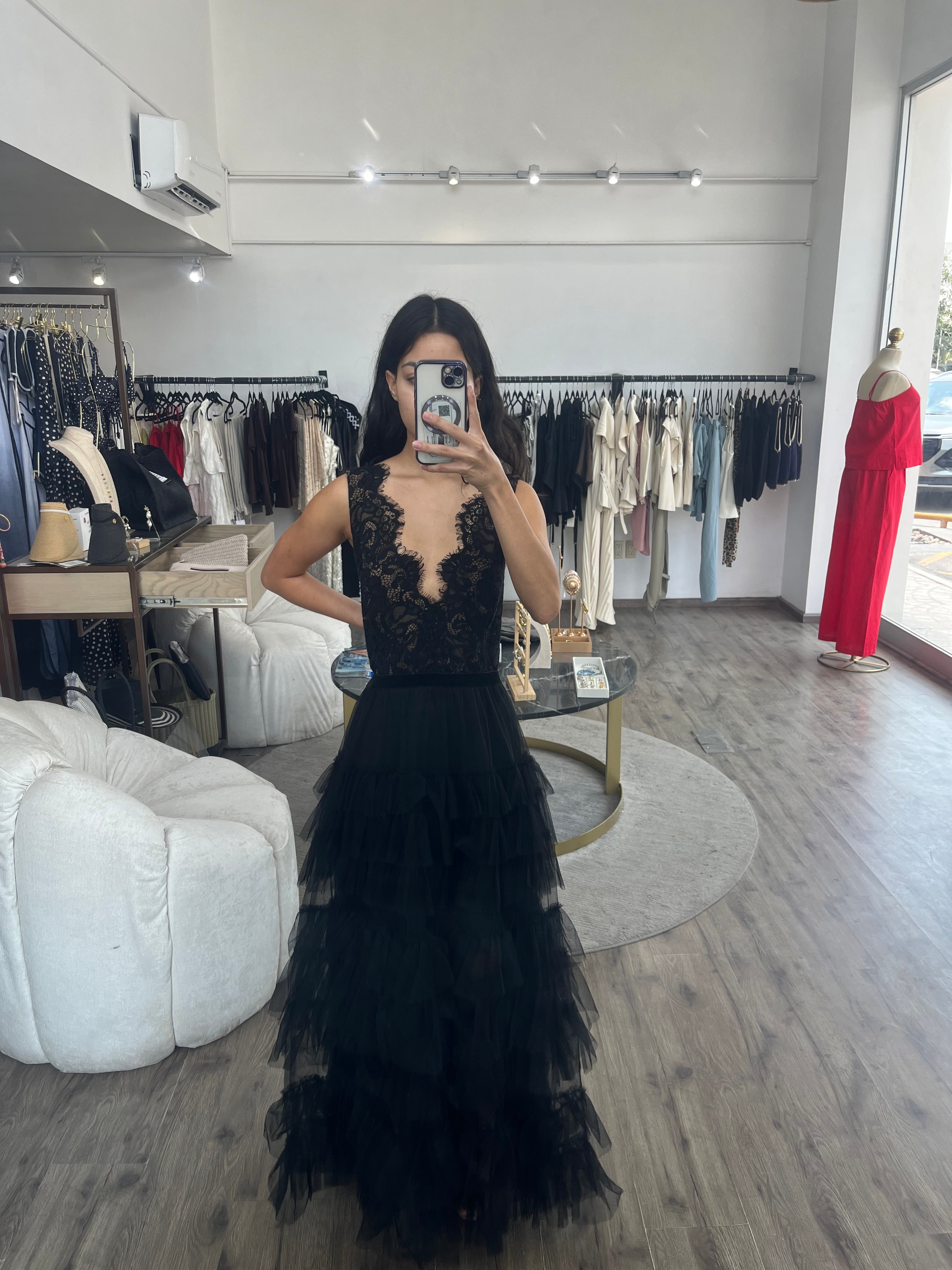 Vestido negro encaje