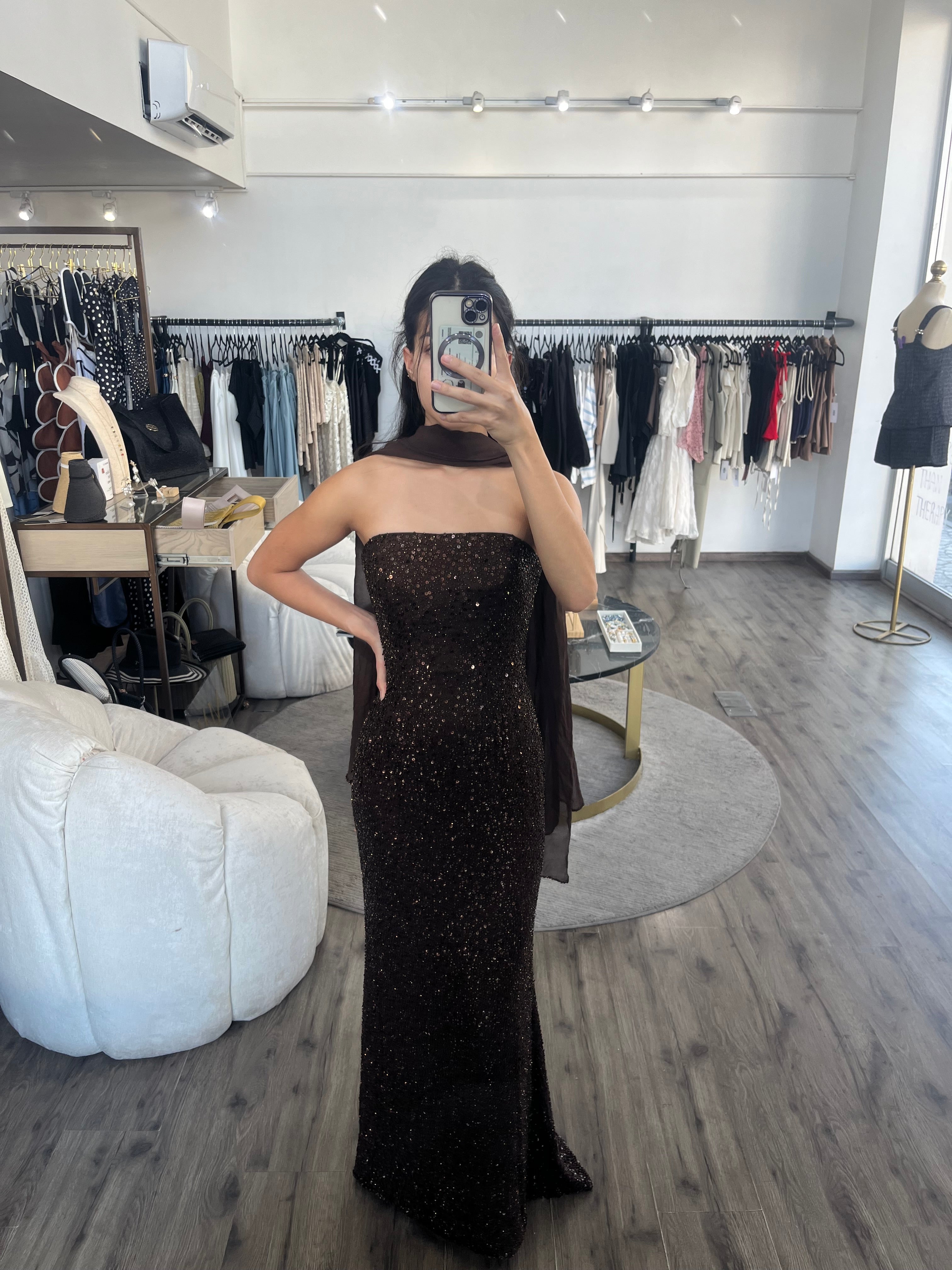 Vestido café strapples