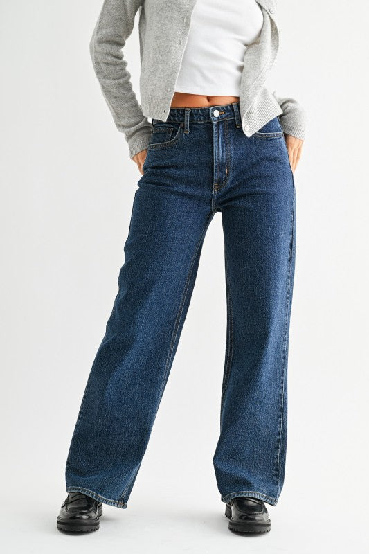 Mila high rise/ straight jeans