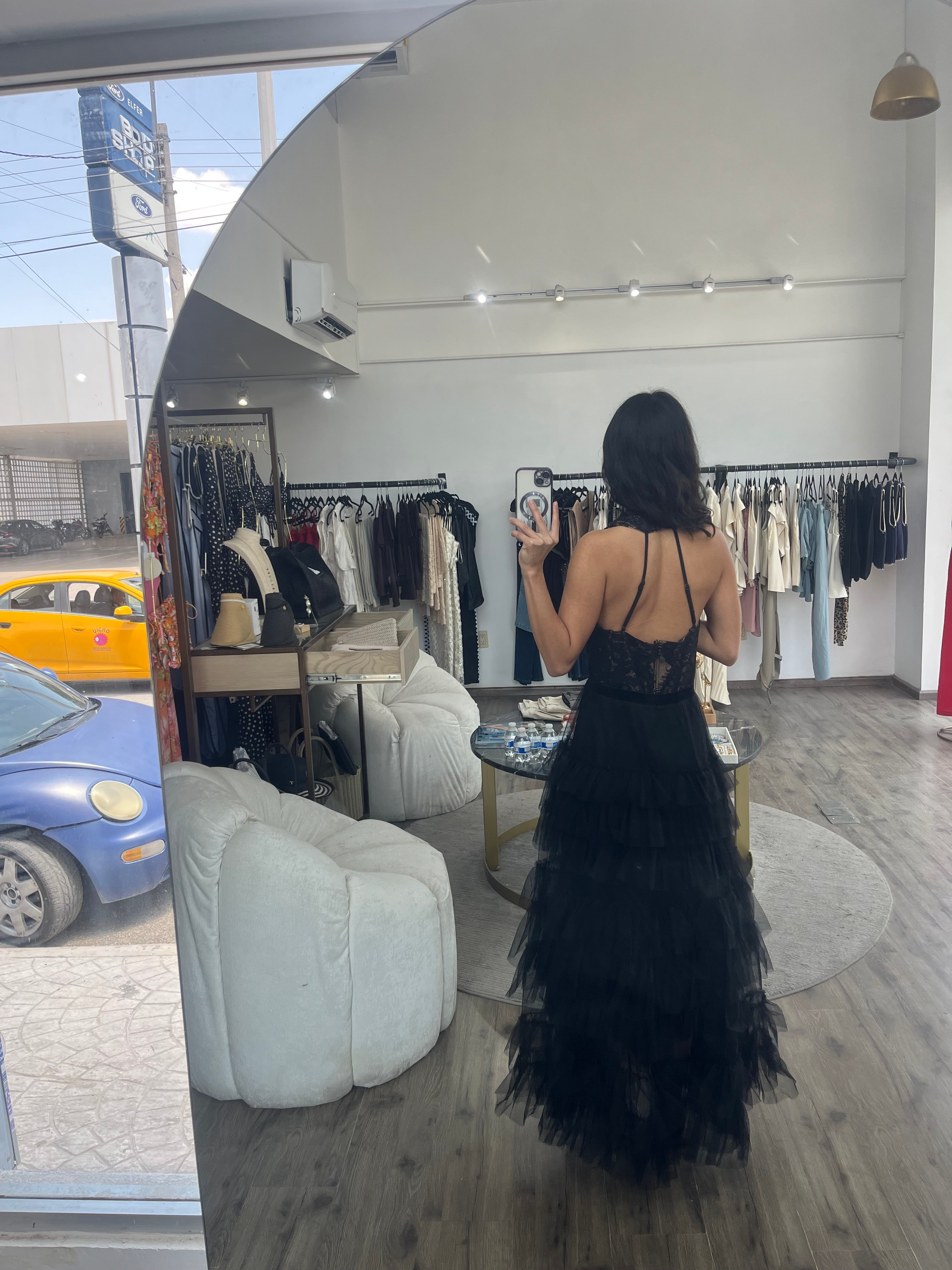 Vestido negro encaje