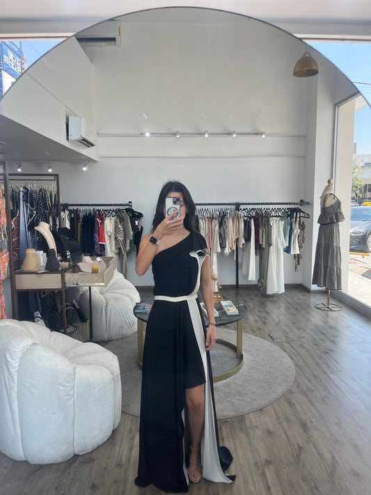 Vestido negro con franja blanca