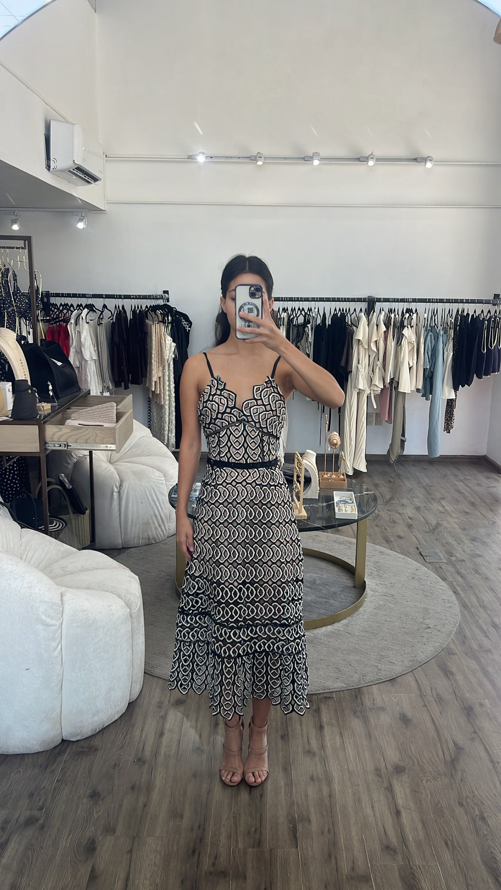 Vestido midi blanco y negro