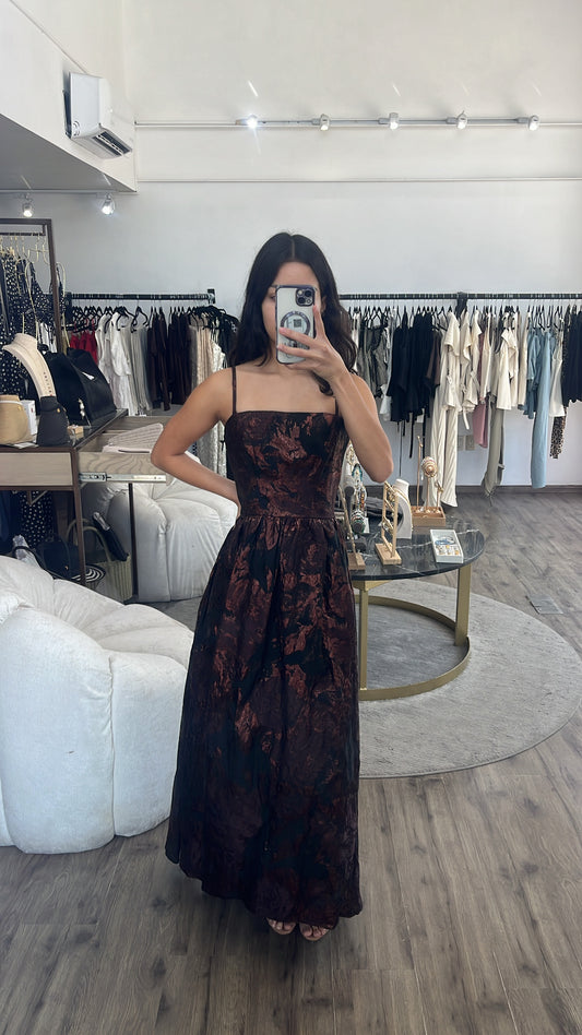 Vestido negro con cobre