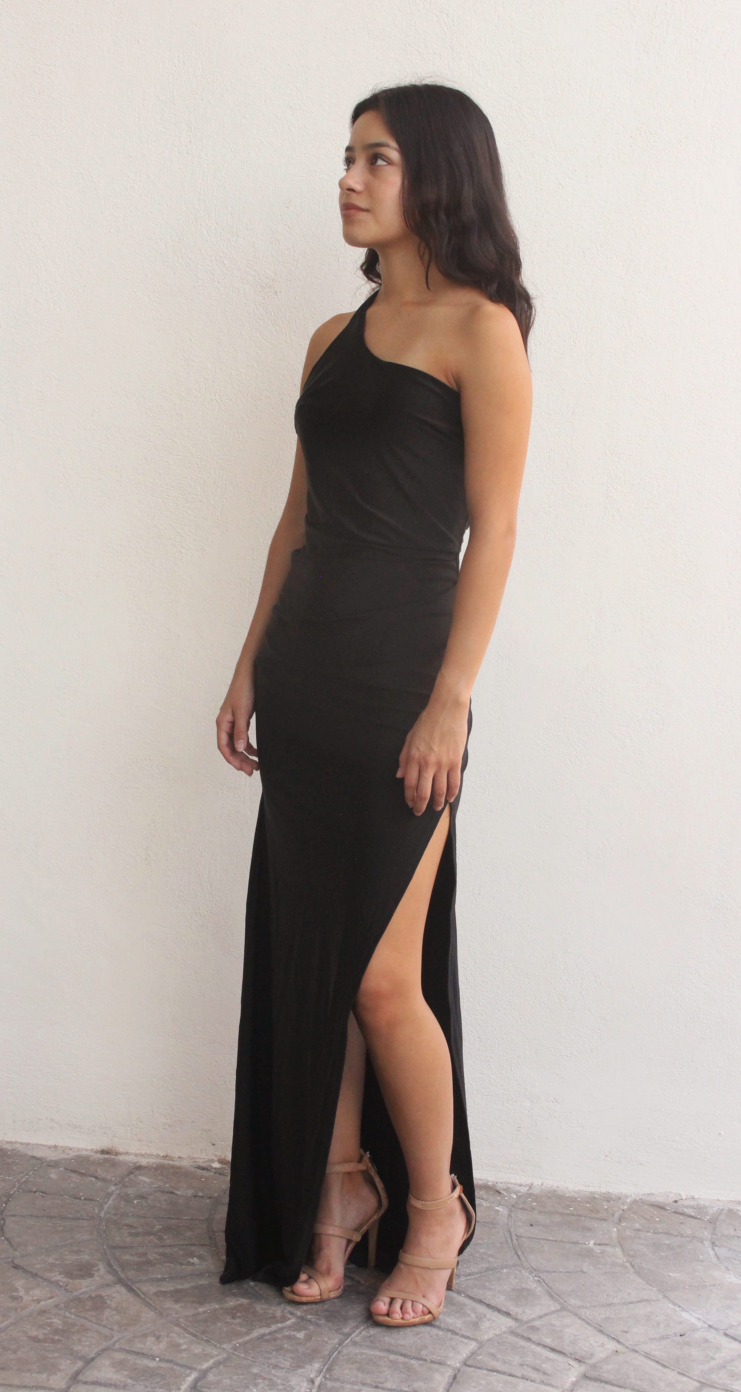 Vestido negro espalda abierta